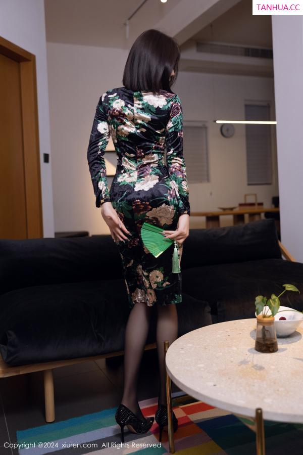 陈芝 芝芝Booty [XiuRen]高清写真图 2024.07.17 No.8876 徐莉芝Booty 黑丝美腿第3张图片
